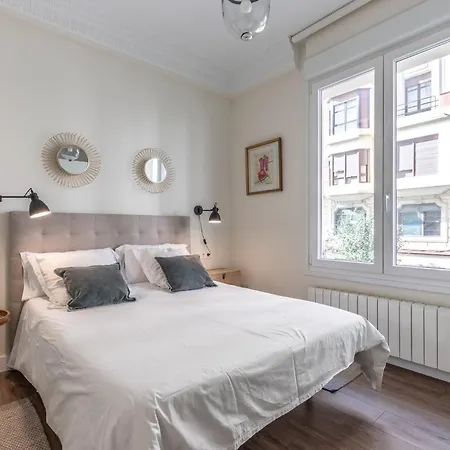 Homeloving Centre With Parking Apartment