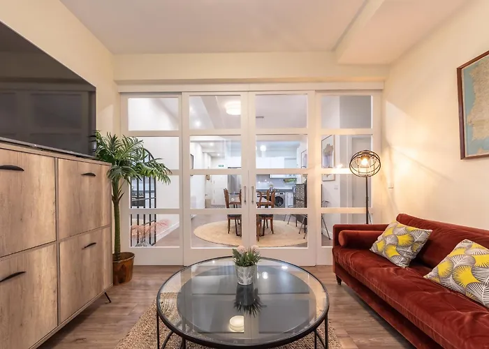 Modern 4Br/2Ba Apartment In Prime Bilbao + Parking *