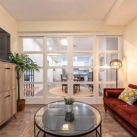 Home-loving Centre Parking *